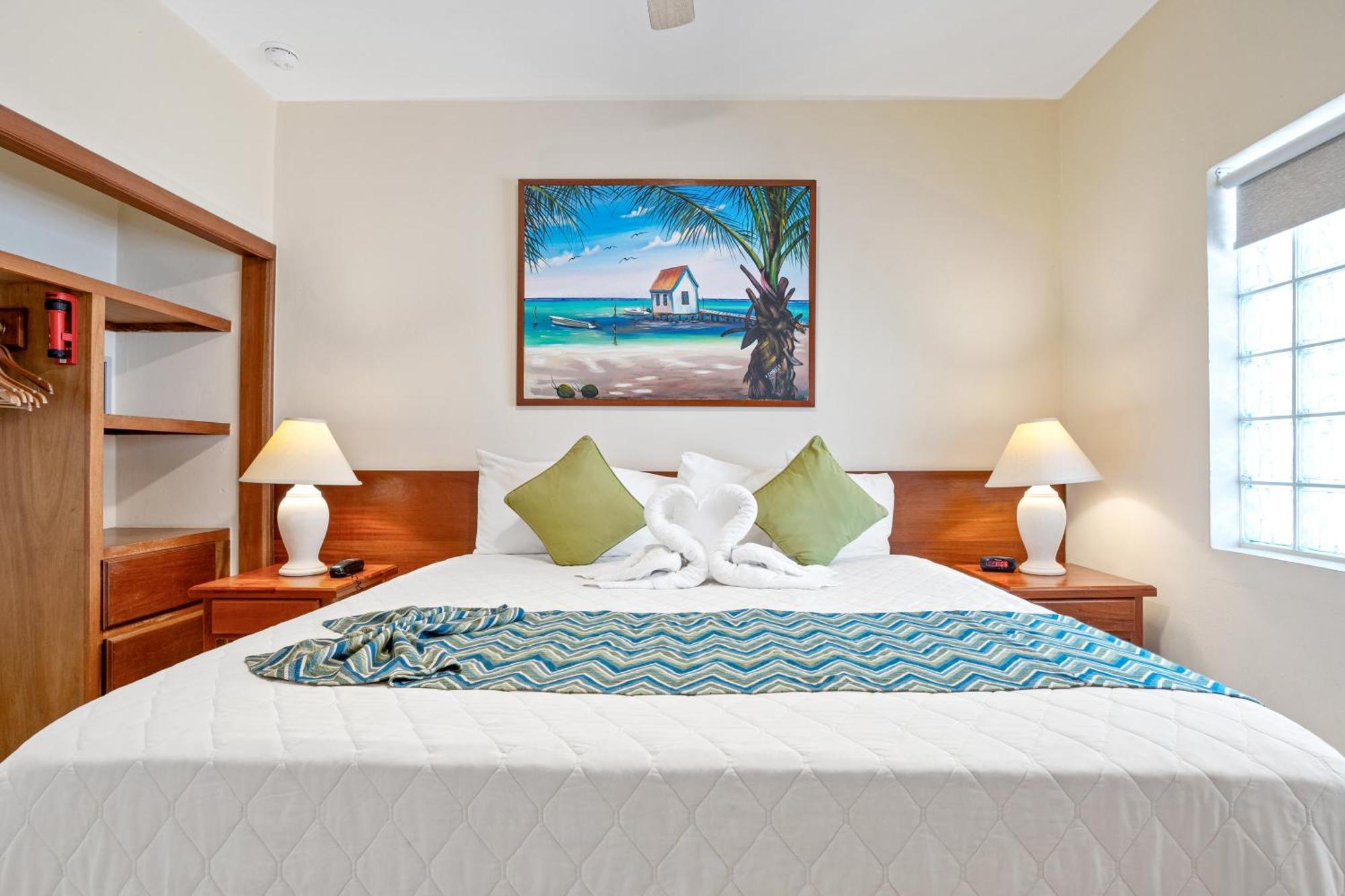 Sunbreeze Suites ซานเปโดร ภายนอก รูปภาพ