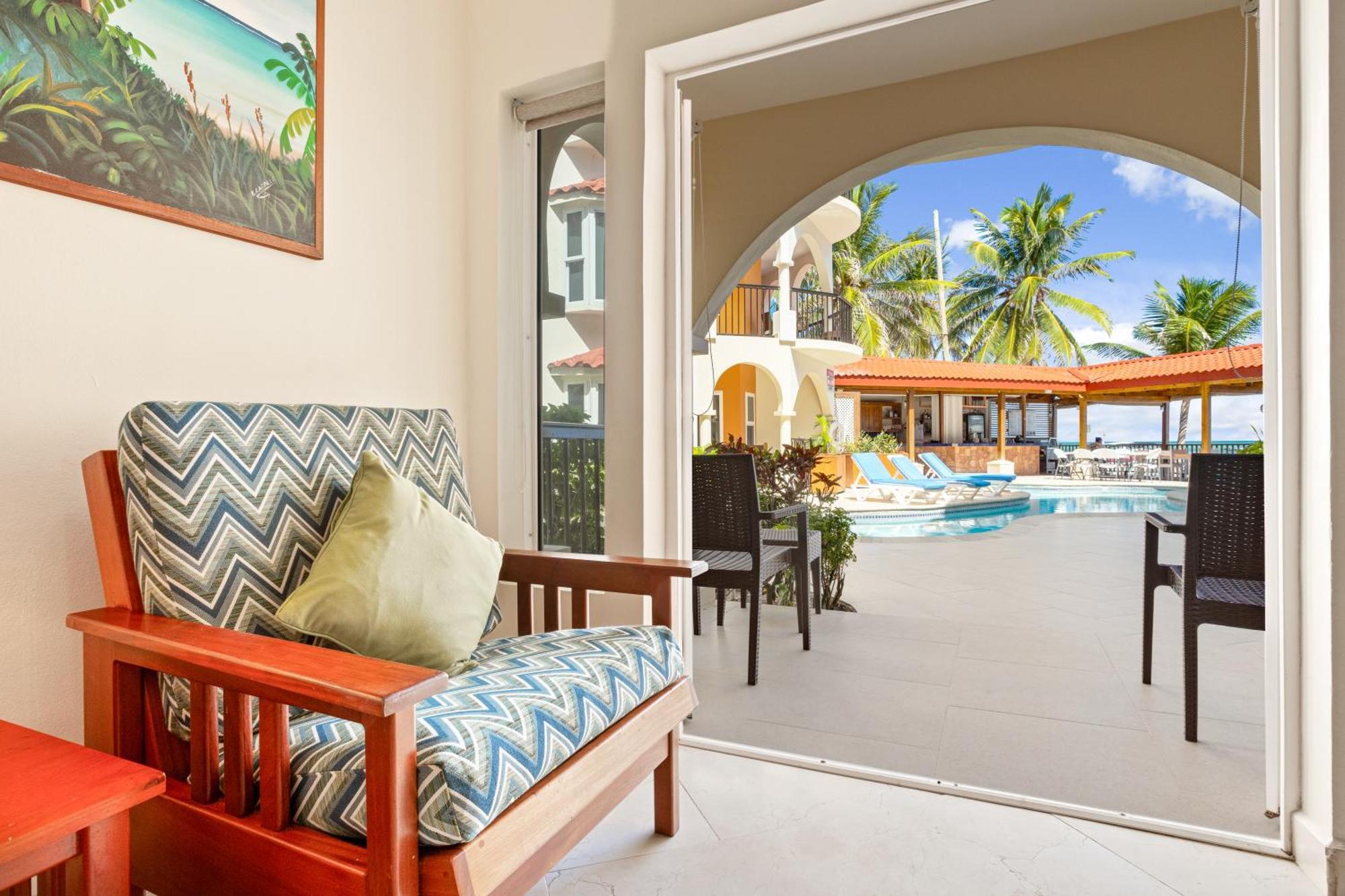 Sunbreeze Suites ซานเปโดร ภายนอก รูปภาพ