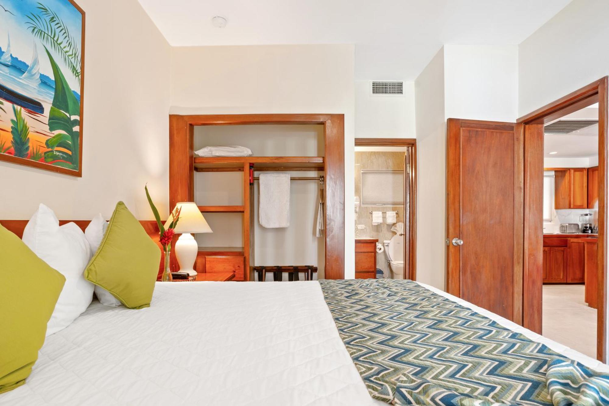 Sunbreeze Suites ซานเปโดร ภายนอก รูปภาพ