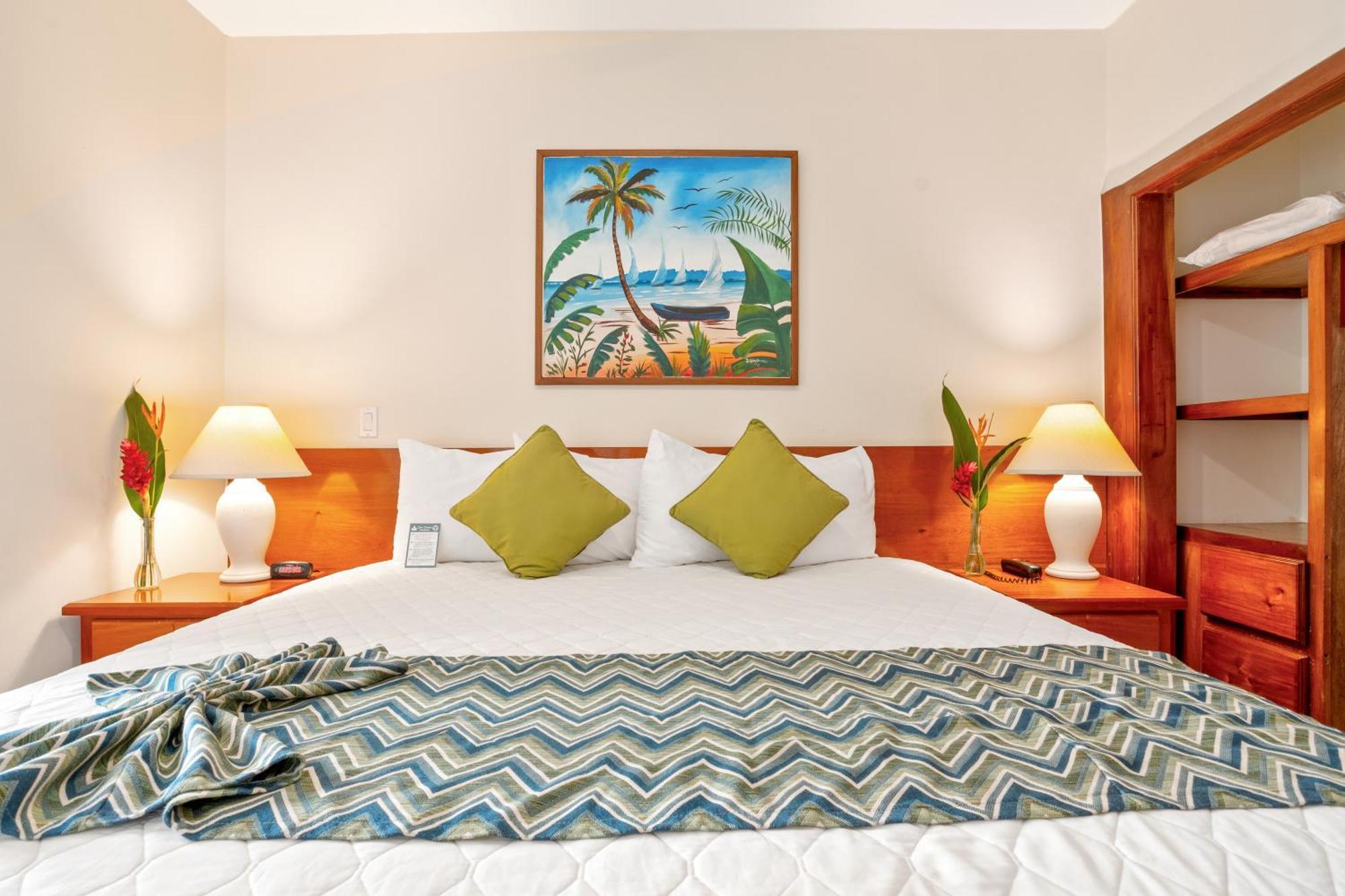 Sunbreeze Suites ซานเปโดร ภายนอก รูปภาพ