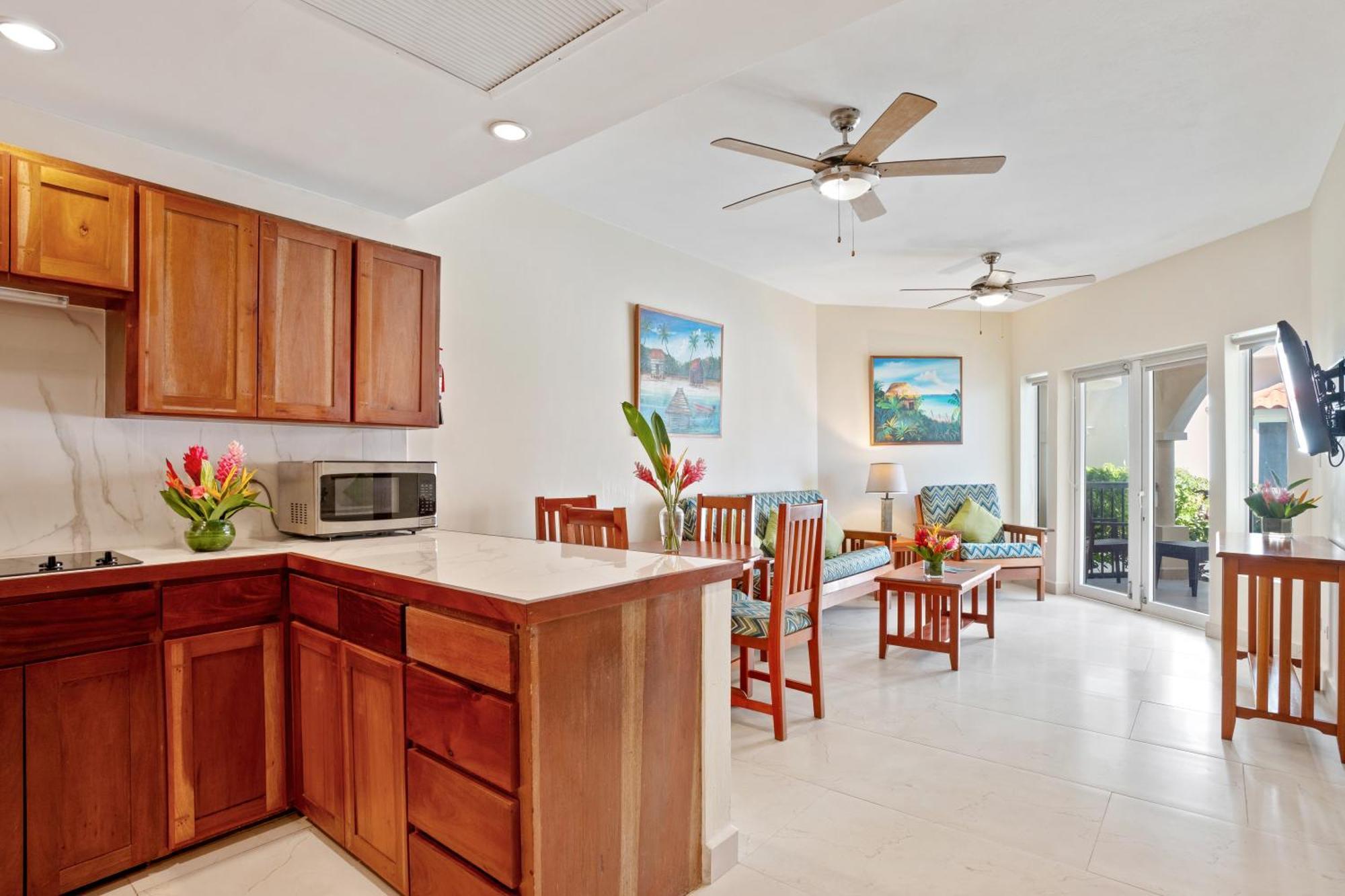 Sunbreeze Suites ซานเปโดร ภายนอก รูปภาพ