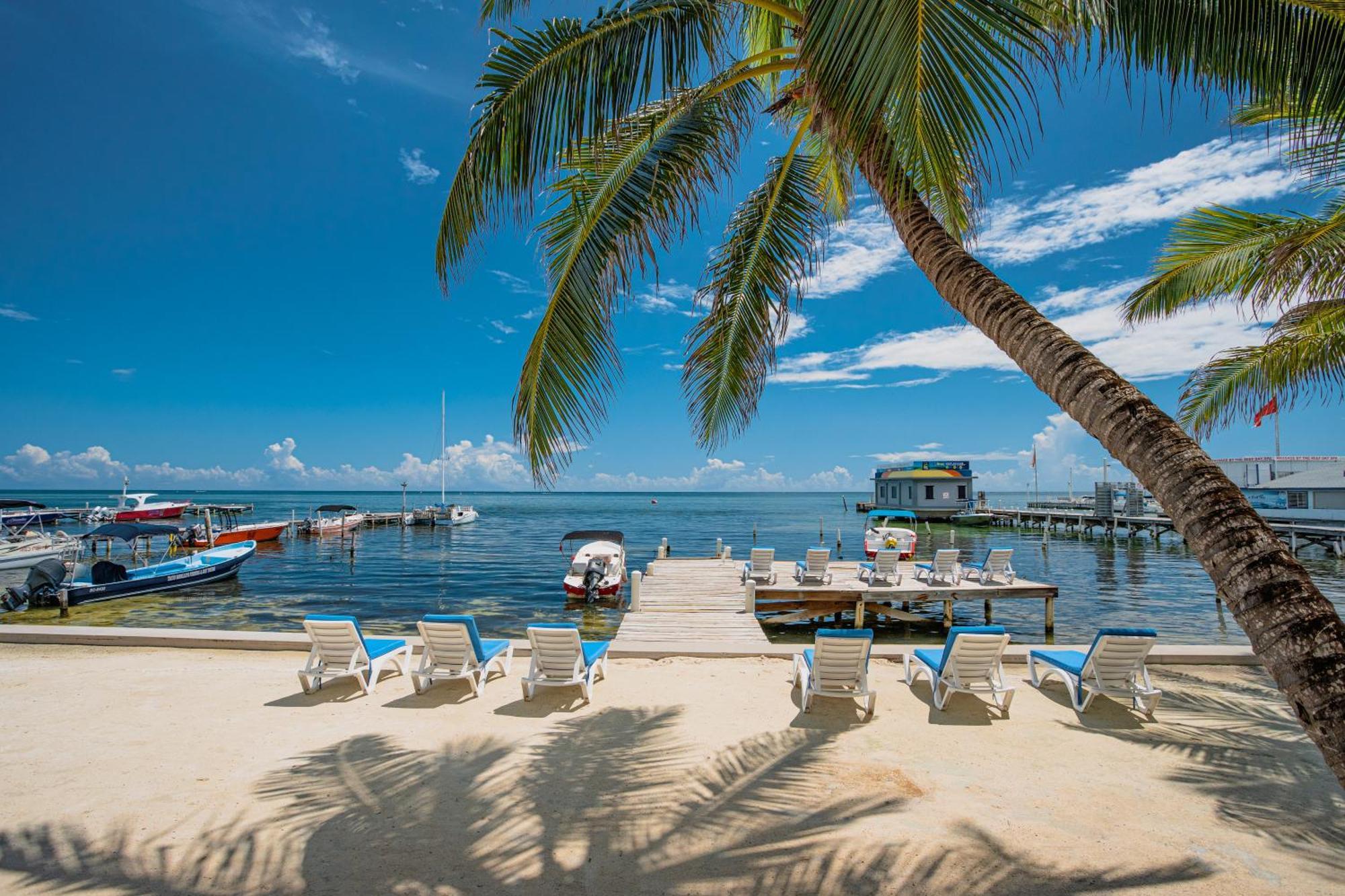 Sunbreeze Suites ซานเปโดร ภายนอก รูปภาพ
