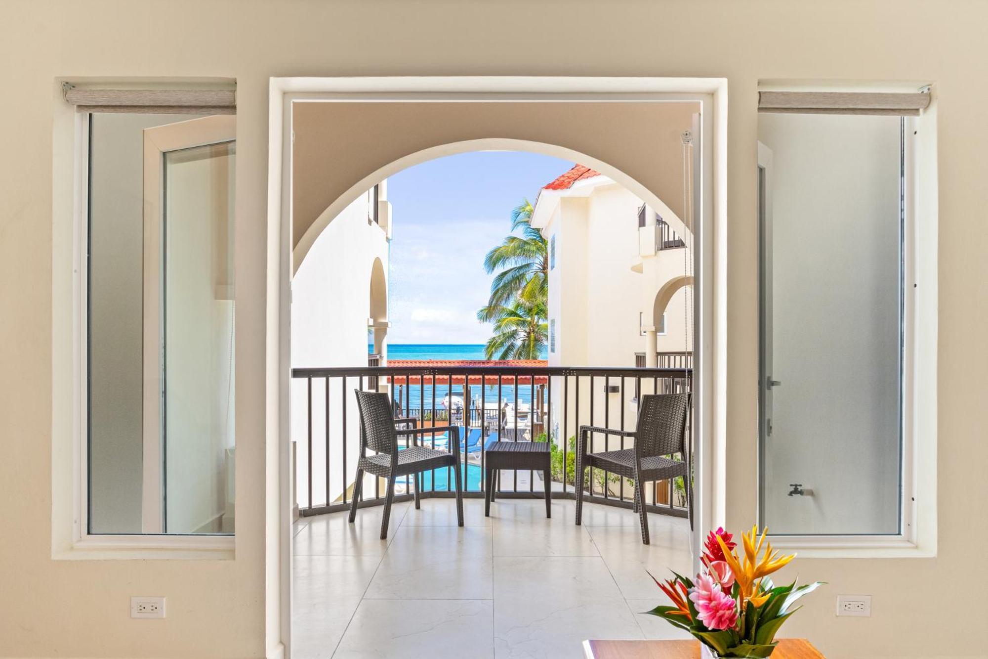 Sunbreeze Suites ซานเปโดร ภายนอก รูปภาพ